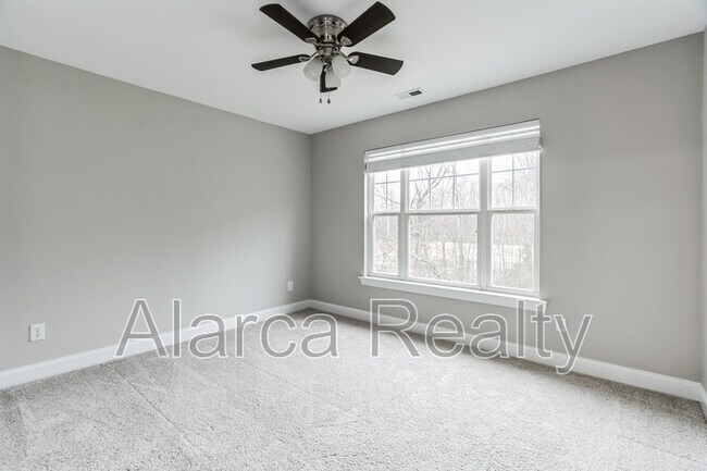 Building Photo - 111 Sherman Oaks Ln