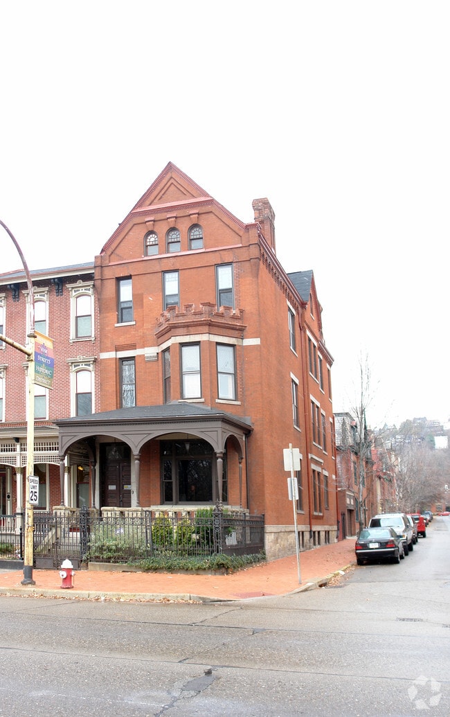 Primary Photo - 400 W North Ave