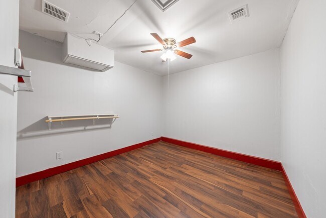 Building Photo - 7919 Wayside Trail