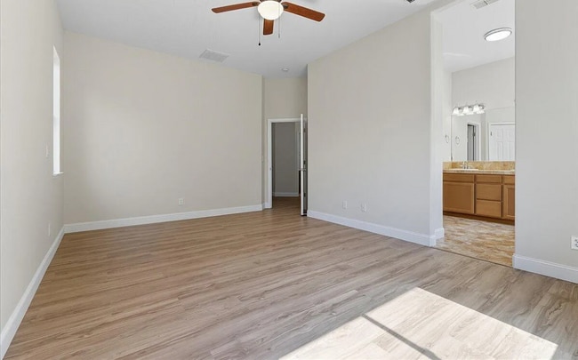 Building Photo - 1277 Paradise Loop