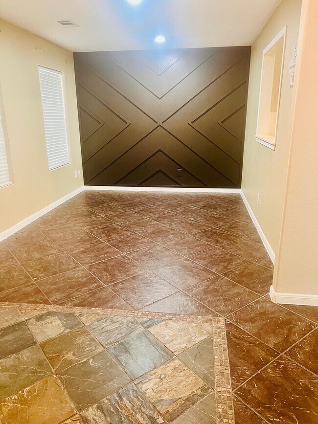 Building Photo - 5418 Cinnamon Lake Dr