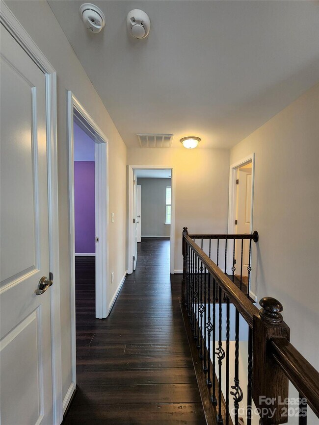 Building Photo - 1295 Farm Branch Dr SW