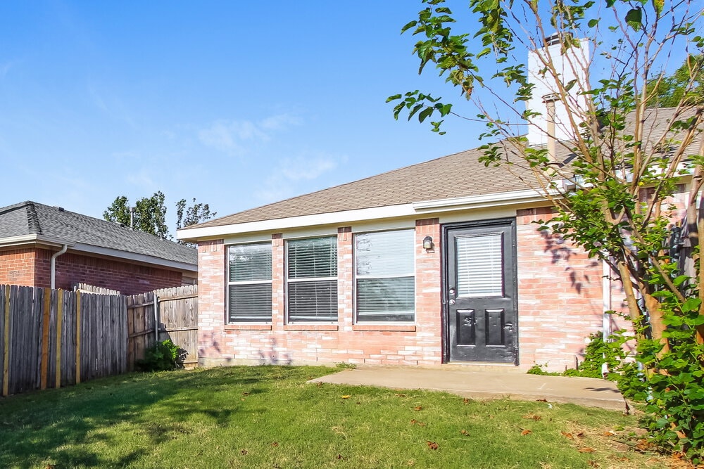 Building Photo - 2720 Murphy Dr