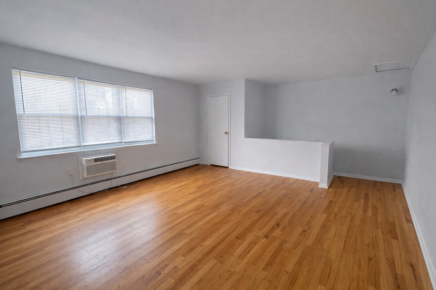 Interior Photo - Two Rivers at Matawan