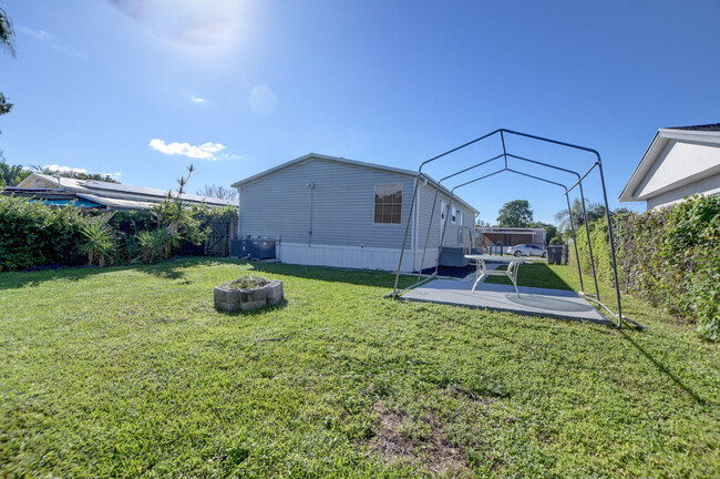 Building Photo - 22937 Seaspray Pl