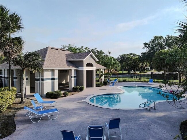 Building Photo - 14768 Laguna Beach Cir