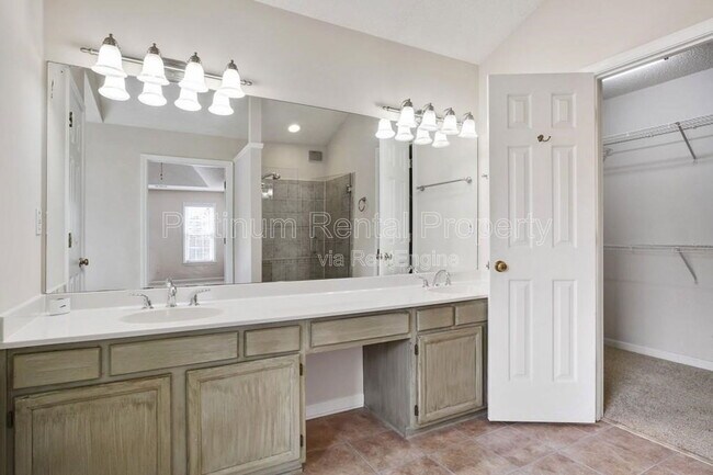 Building Photo - 335 Aolian Ct