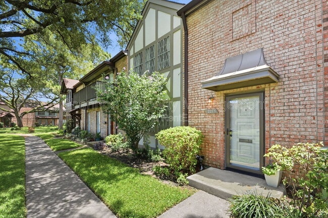 Building Photo - 2275 Triway Ln