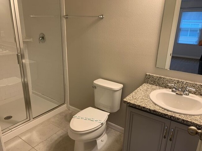 Building Photo - 4 Bedroom Gated Community Compass Bay