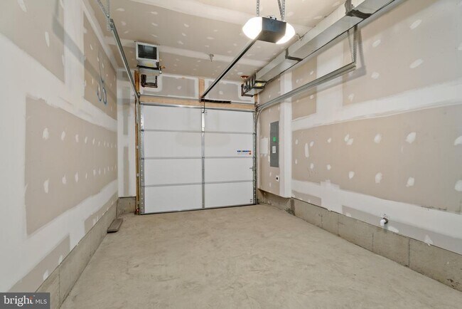 Building Photo - 714 Iron Frg Rd