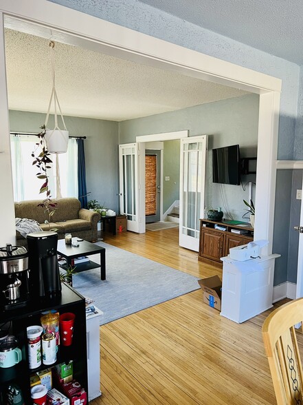 Building Photo - 701 3rd St NW