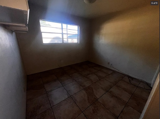 Building Photo - 224 Shellwood Dr