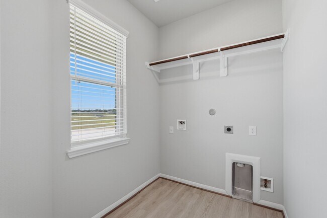 Building Photo - 10406 Milford Wds Ln