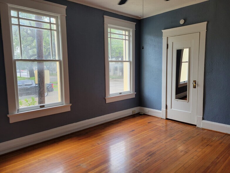 Building Photo - 2603 Milam St