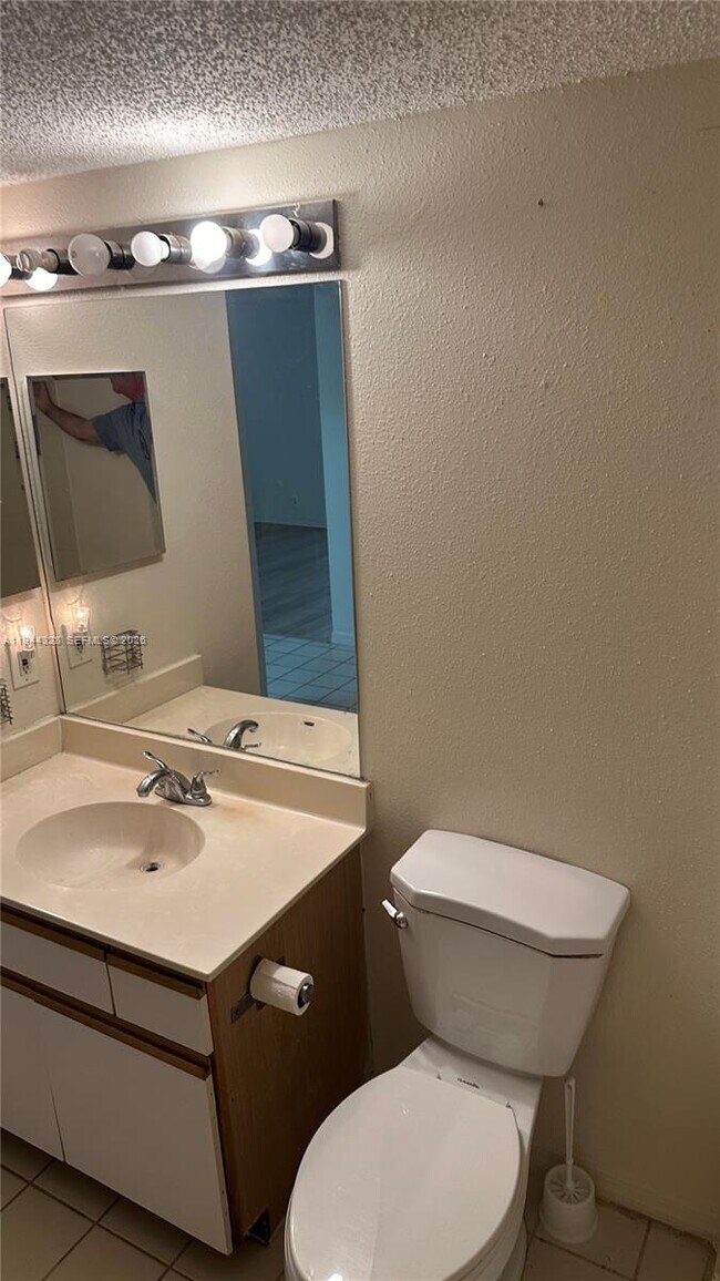 Building Photo - 3985 W McNab Rd