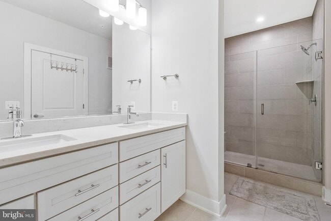 Building Photo - 102 St Ives Pl