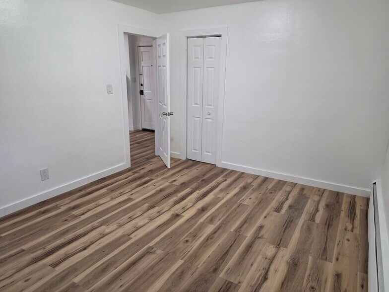 Building Photo - 100 N Pine St