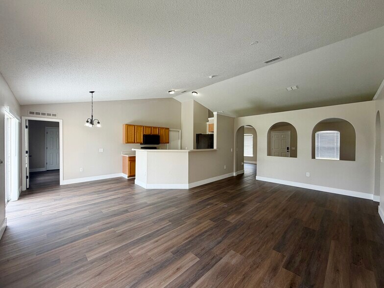 Building Photo - 47 Sawfish Ct