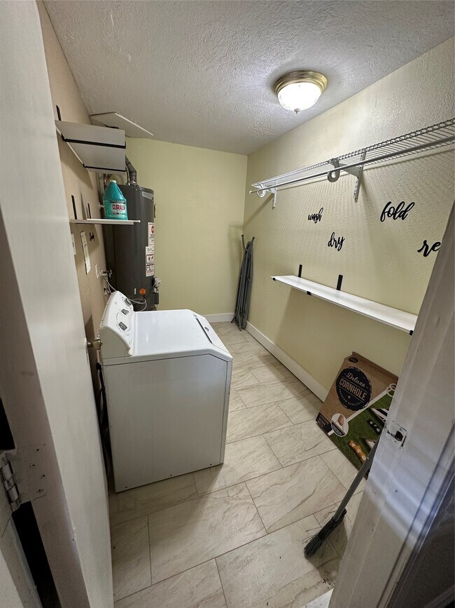 Building Photo - 10110 Glenmawr Dr