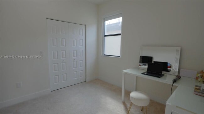 Building Photo - 7661 NW 103rd Ct