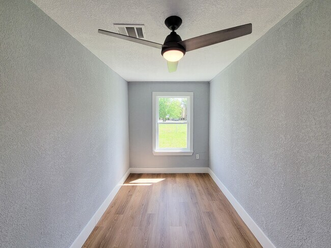 Building Photo - 4538 Clover St