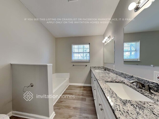 Building Photo - 738 Sheppard Rd