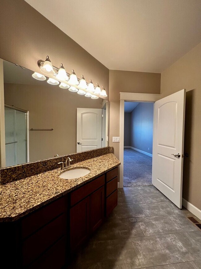 Building Photo - 8819 Kail Dr
