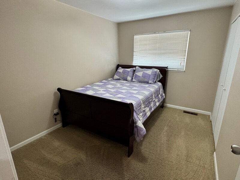 Building Photo - 28227 Gladstone St