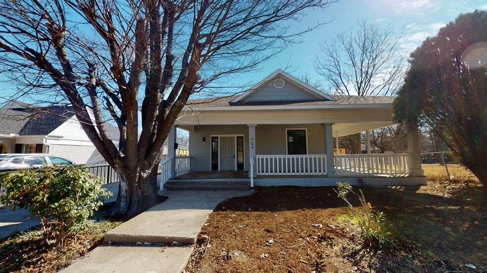Building Photo - Beautifully renovated Bishop Arts District home near Lake Cliff Park