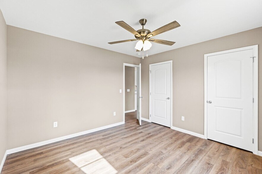 Building Photo - 5445 Window Cliff Rd