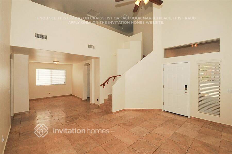 Building Photo - 7111 N 77th Dr