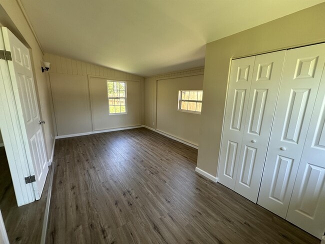 Building Photo - 3335 Dudley St