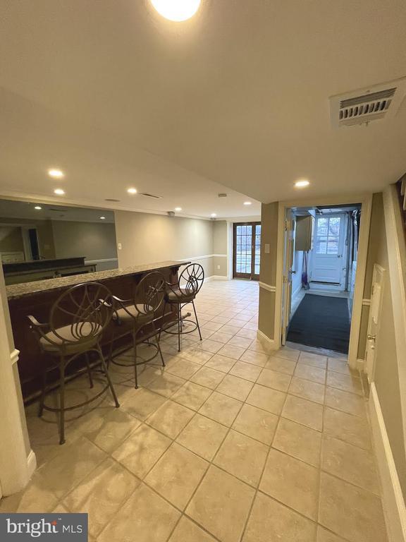 Building Photo - 119 E 11th Ave