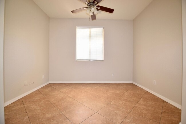 Building Photo - Beautiful Queen Creek home with a Pool!