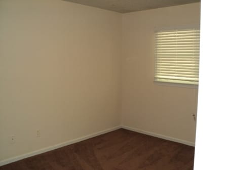 Building Photo - 549 Thorpe St