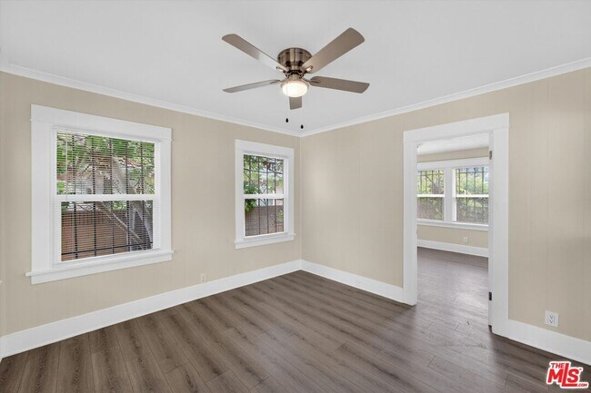 Building Photo - 5008 S Wilton Pl
