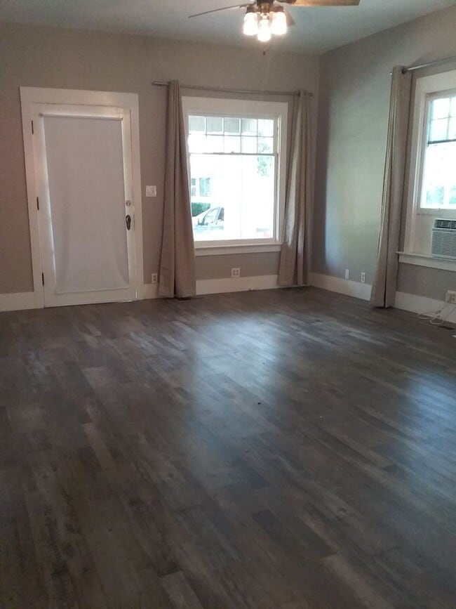 Building Photo - Recently updated single family home