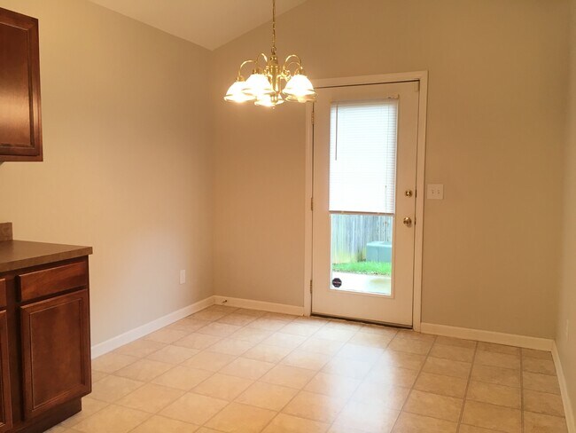 Building Photo - 121 Blue Heron Pl