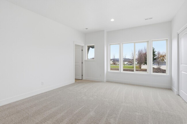 Building Photo - 639 Creative Way