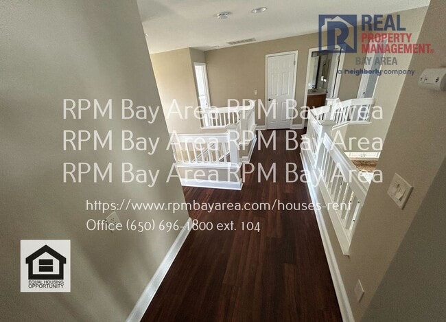 Building Photo - 250 Biarritz Ct