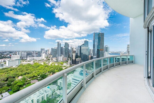 Building Photo - 1643 Brickell Ave