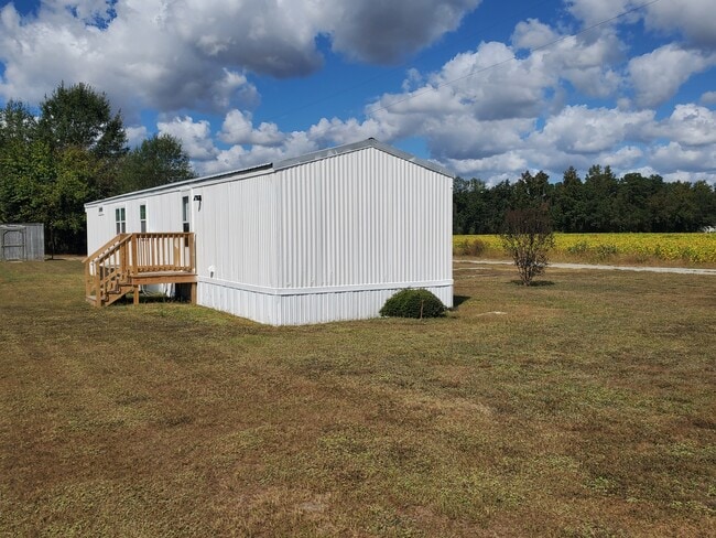 Building Photo - 2379 US Hwy 13 S