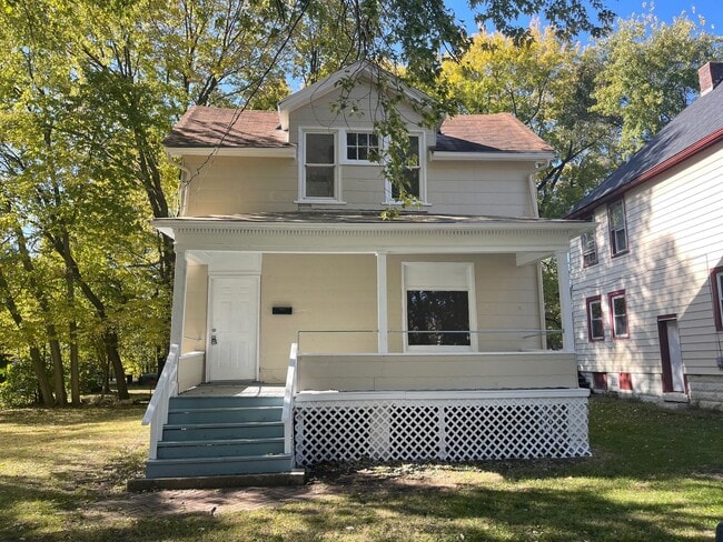 Primary Photo - 609 Voris St
