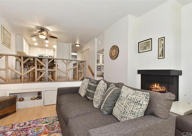 Building Photo - 7204 Marina Pacifica Dr S