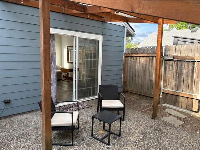 Building Photo - Back Property Cottage