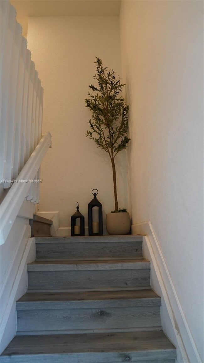 Building Photo - 549 NW 204th St