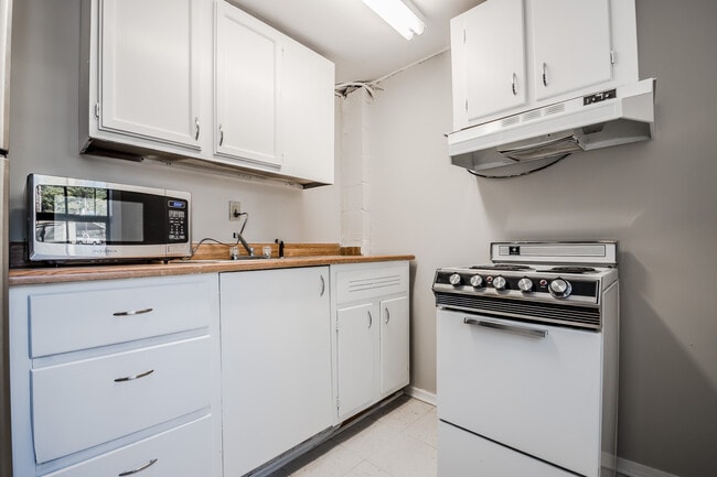 Building Photo - 3047 Dove Way