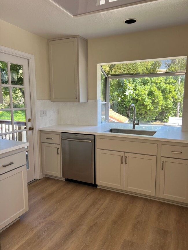 Building Photo - Spacious La Costa 3BR/3BA Townhome; gated complex w/pool, spa and tennis