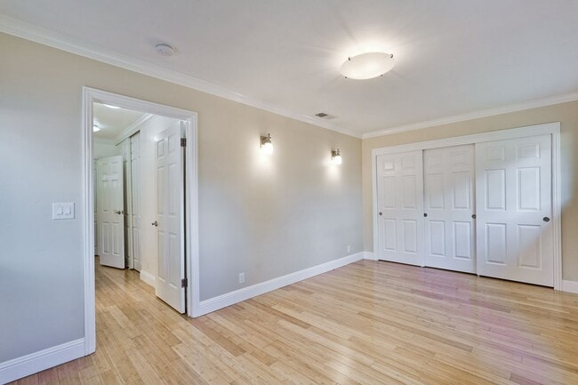 Building Photo - Wonderful 3 bedroom , 2 bath home in Mount...