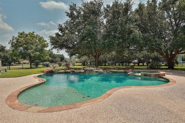 Building Photo - 19907 Stone Lake Cir